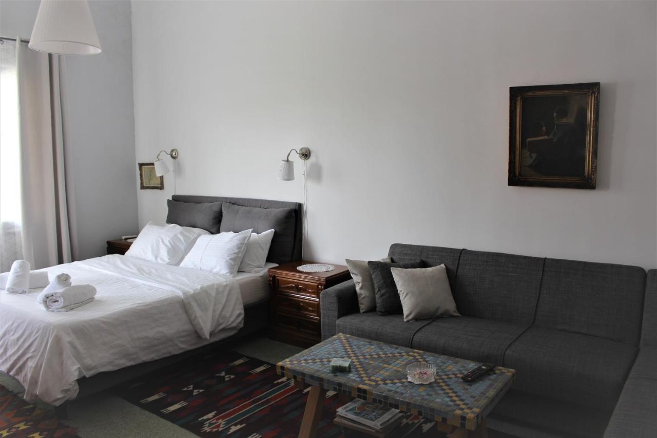 A Litte Taste Of Home Guest House Aten Exteriör bild