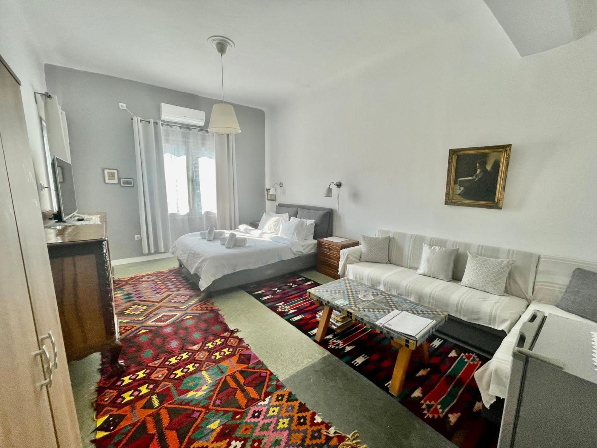 A Litte Taste Of Home Guest House Aten Exteriör bild