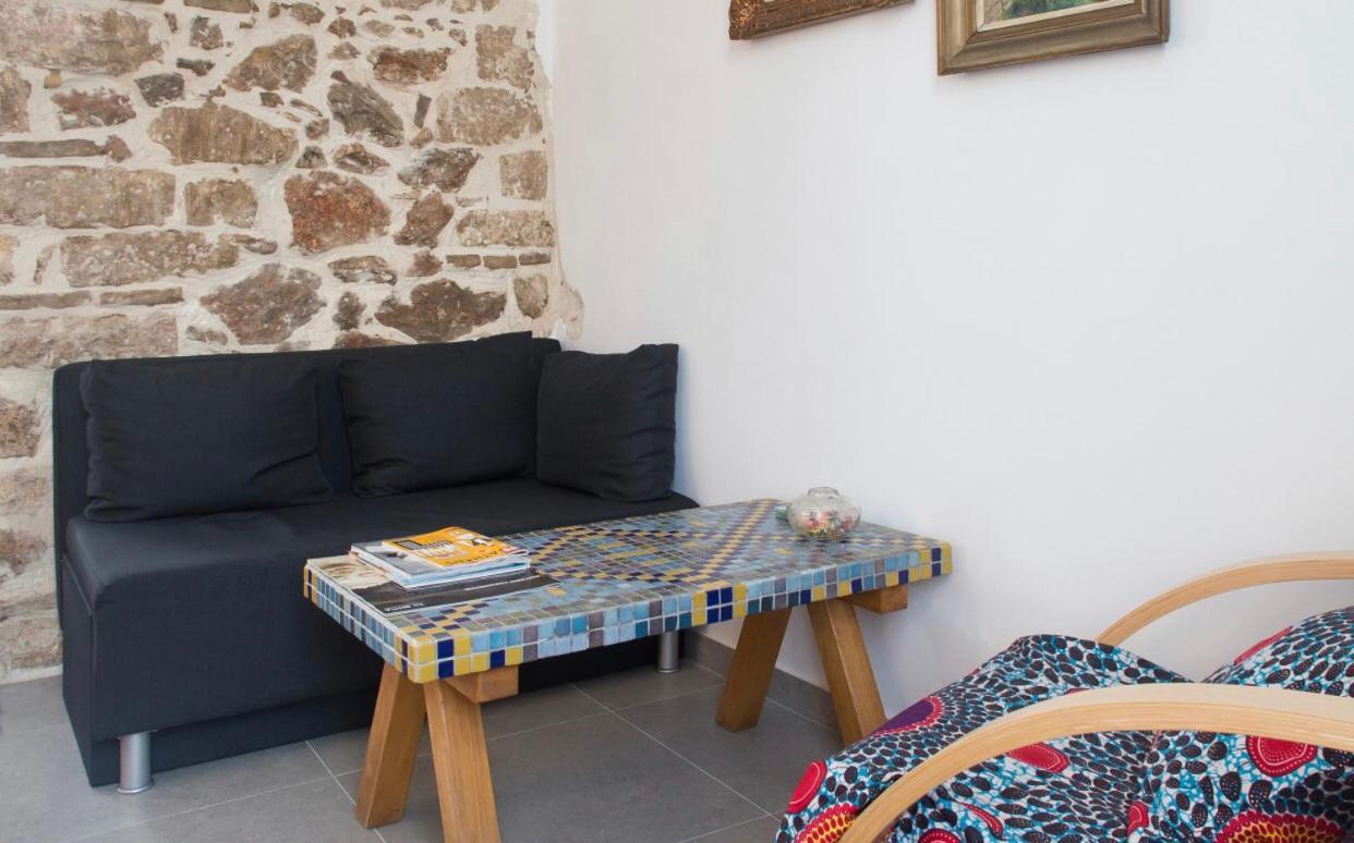 A Litte Taste Of Home Guest House Aten Exteriör bild
